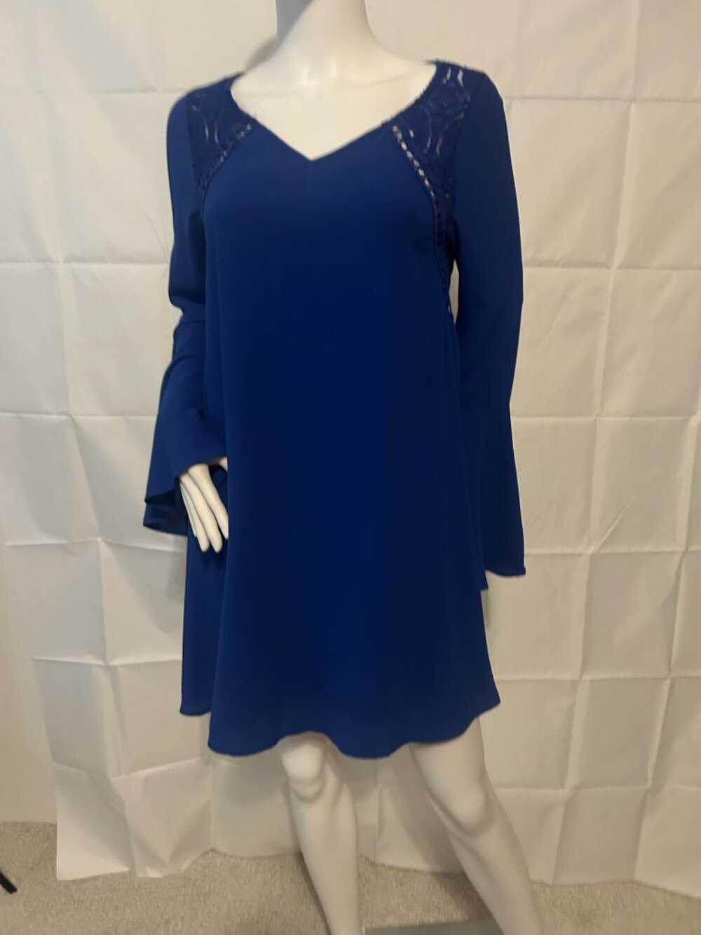 GB Royal Blue Lace Back Shift Dress Long Sleeve Bell Sleeve Size Medium